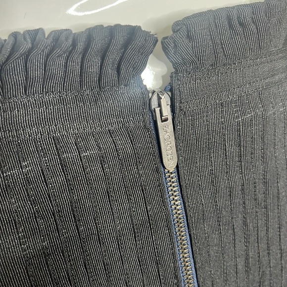 Zac Posen for Target Sz 11 Heavy Polyester Semi Structured Back Zip Mini Skirt - Picture 7 of 7